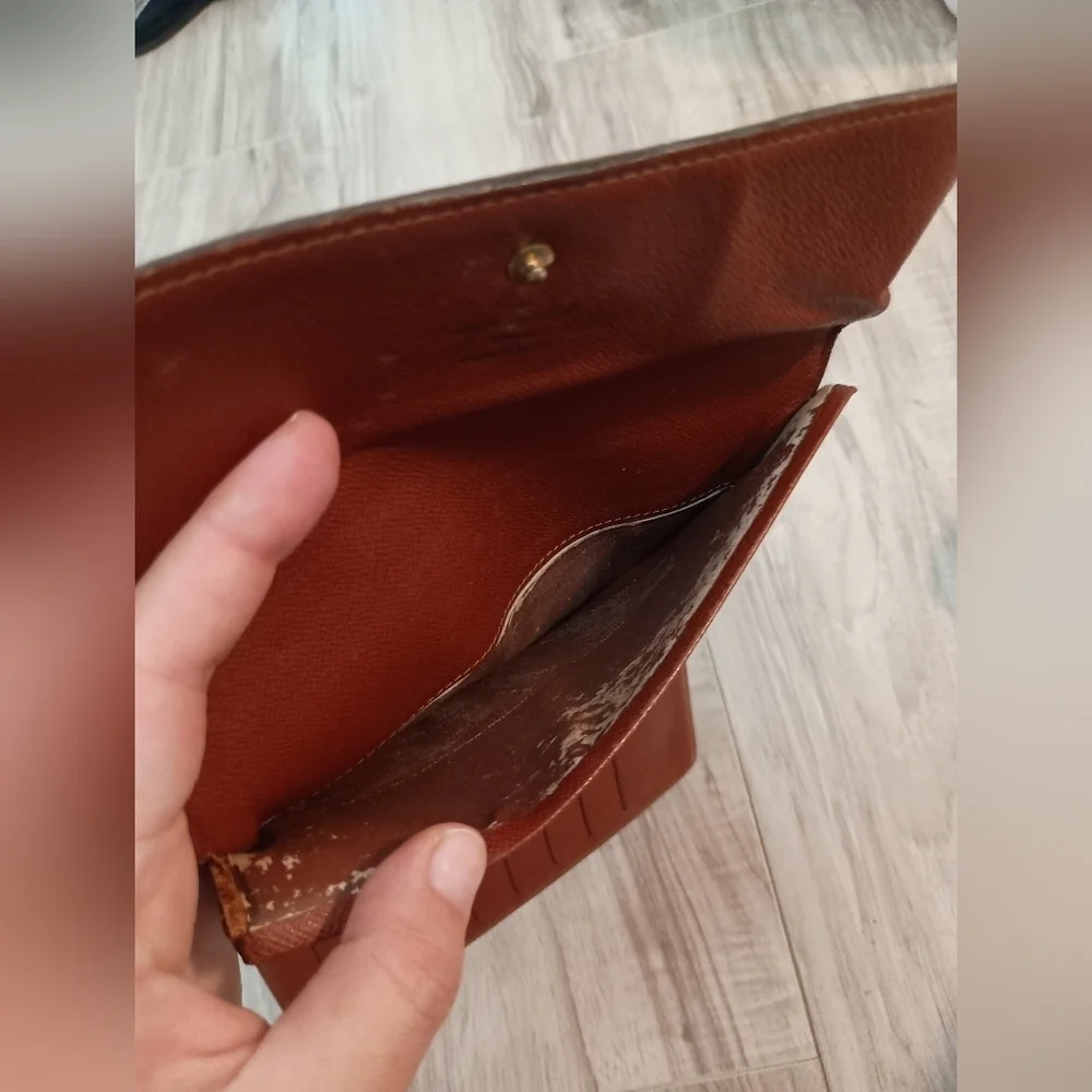 Louis Vuitton Monogram Pochette Passport Trifold Wallet